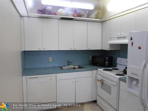 3rd image of 218 Prescott #L