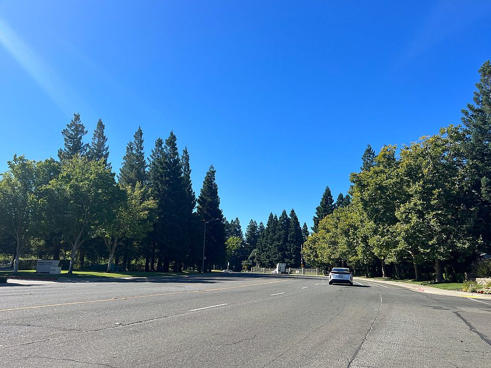 2nd image of 2507 Campden Way