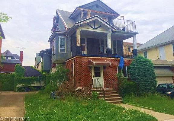 2nd image of 1014 E 10th St