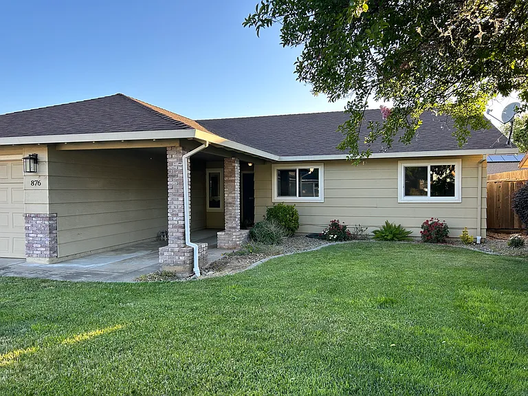 876 River Bluff Ct — Photo 3