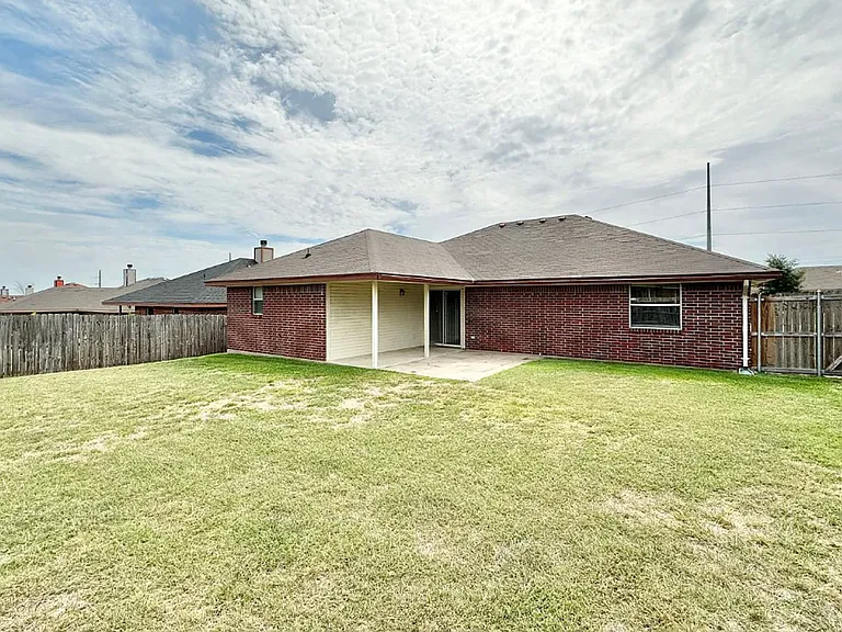 4405 Hondo Dr — Photo 9