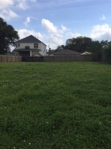1st image of 424 22nd St