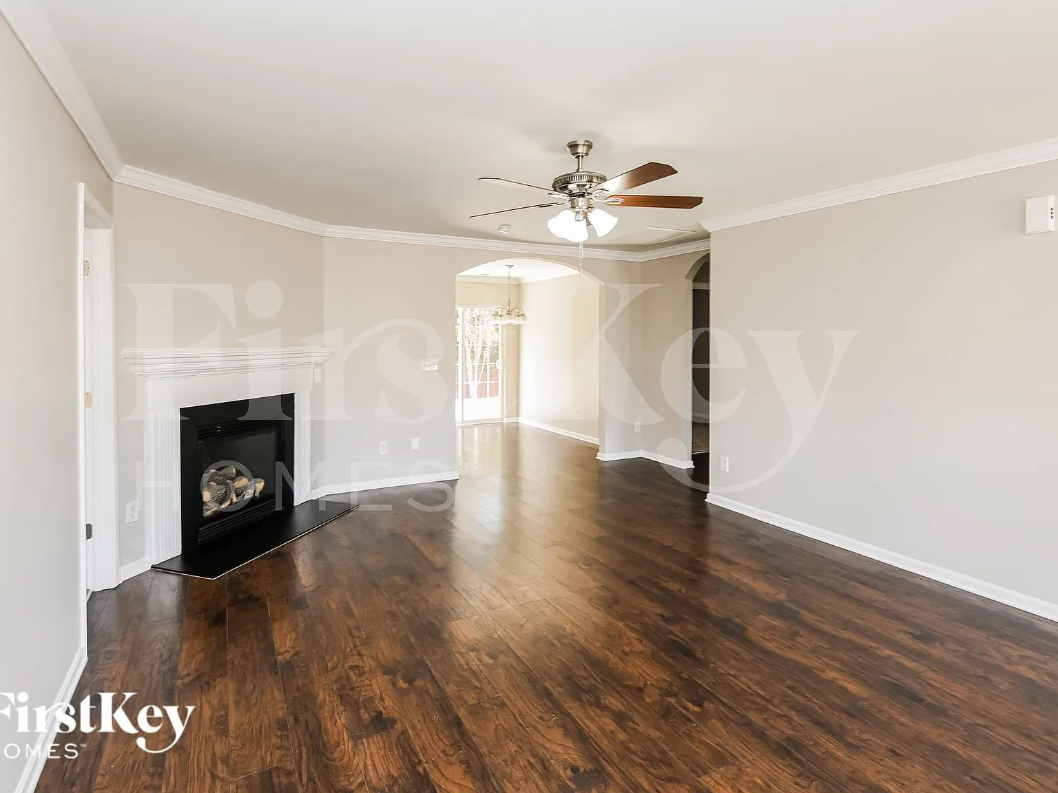 3 bed, 2.0 bath, 1200 sqft, $2,380 — Photo 3
