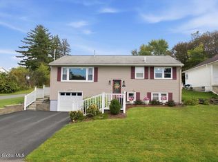 112 Seneca St, Troy, NY 12180