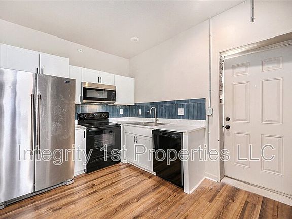 5th image of 740 Washington Blvd #F