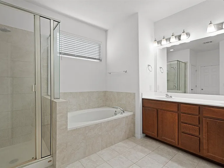 325 La Joya Pass — Photo 21
