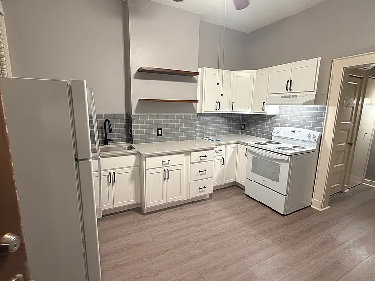 28-30 Adams Ave #A — Photo 3
