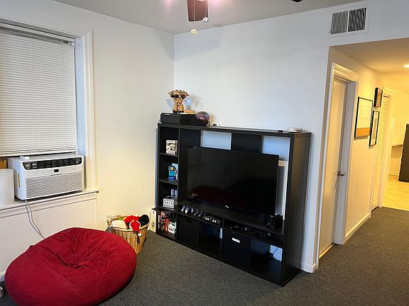 5th image of 2241 W McLean Ave