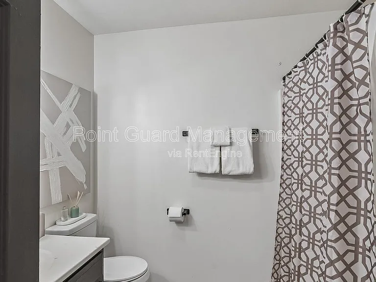 321 W South Ave — Photo 40