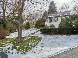 26 Maple Dr, Newton, NJ 07860