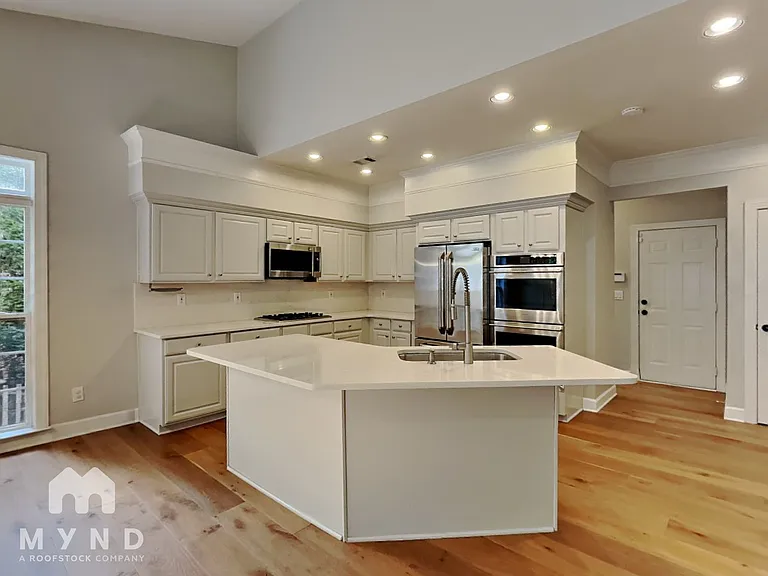 2149 Wrights Mill Cir NE — Photo 2