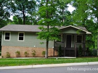 1702 Bayfront Dr, Soddy Daisy, TN 37379
