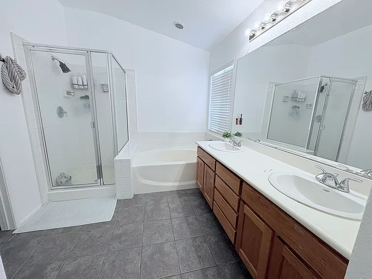 28048 Memory Ln — Photo 6