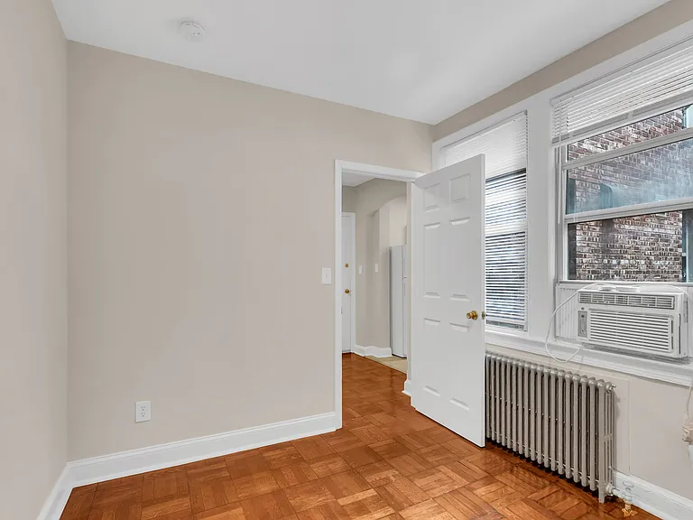 430 Missouri Ave N #W — Photo 13