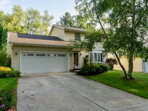 18 Star Fire Ct, Madison, WI 53719