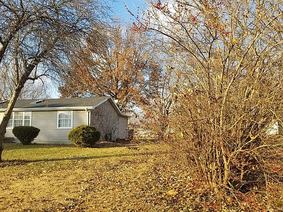 2nd image of 1843 Maude Ave