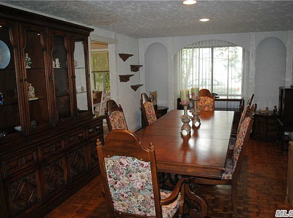 5th image of 16 Stacey Ln