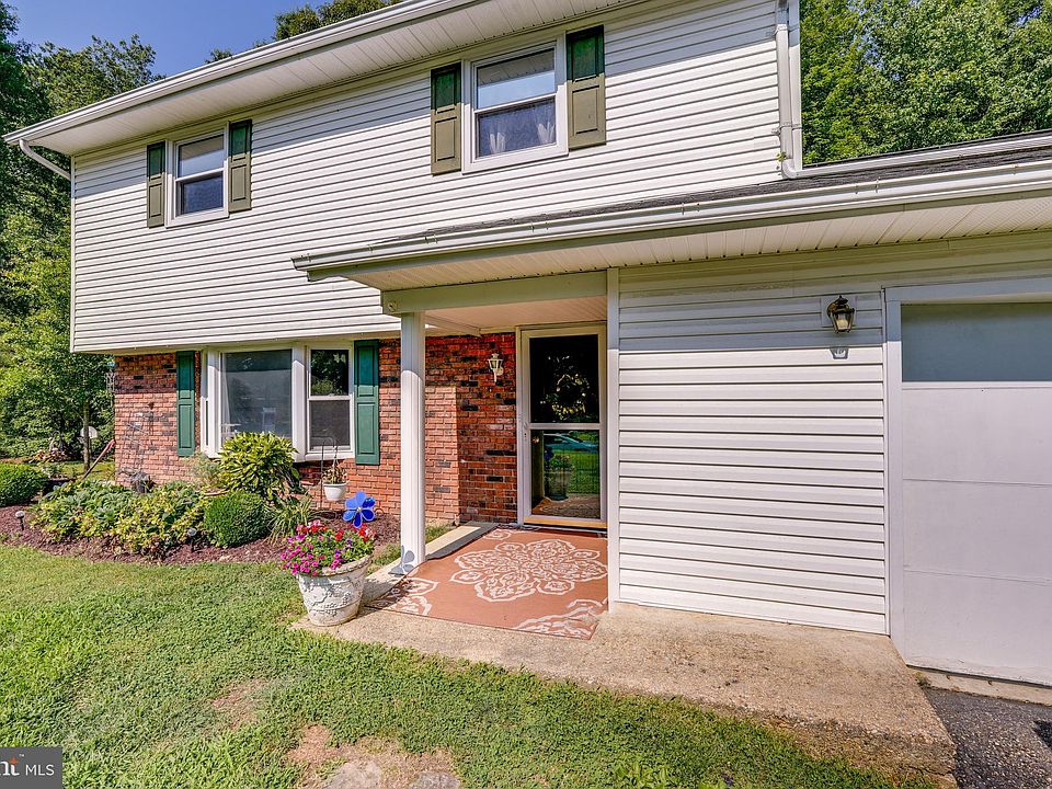 1st image of 21493 Morris Dr
