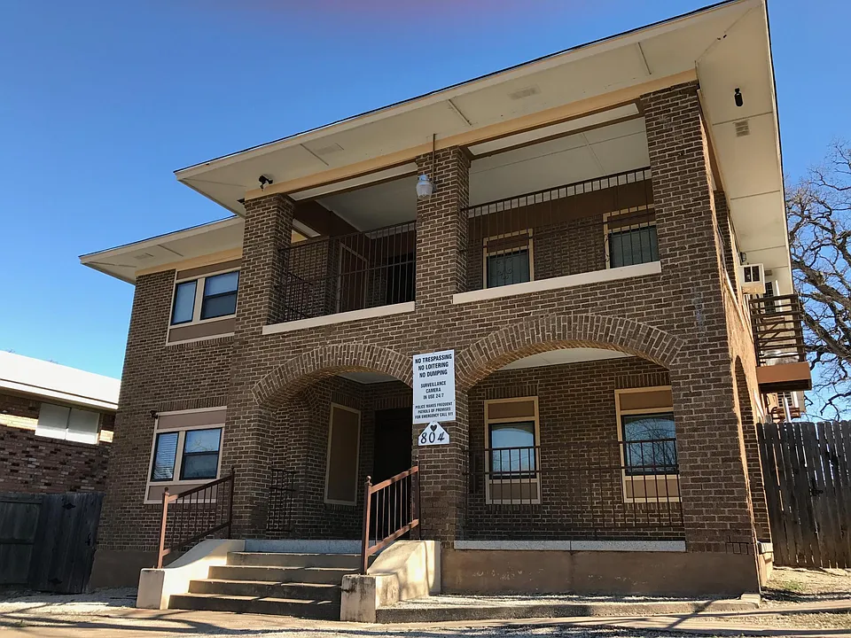 804 N Lancaster Ave #3