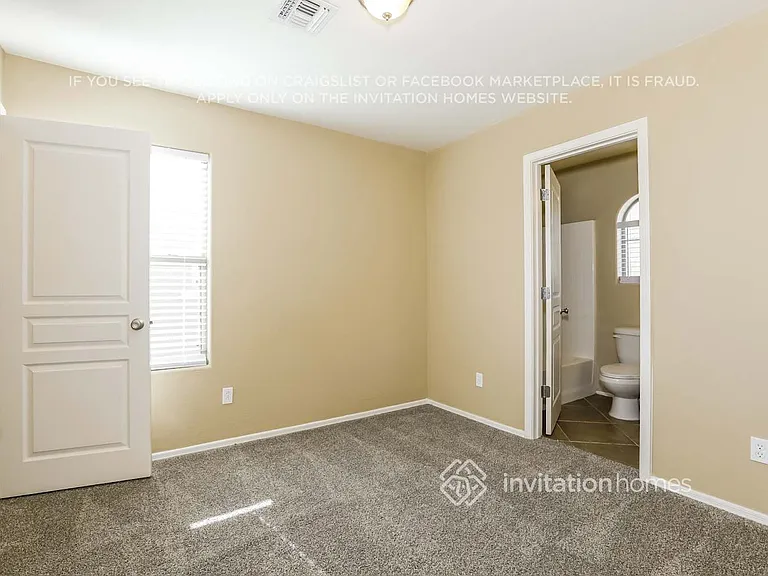 451 S Hawes Rd #13 — Photo 15