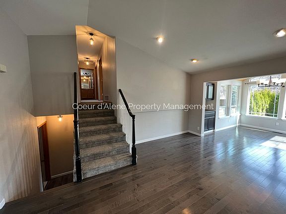 4th image of 2702 E Thomas Hill Dr