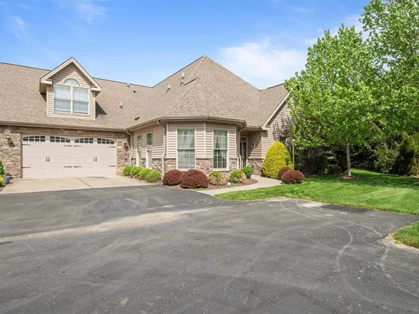 2744 Shadowrock Ct, Gibsonia, PA 15044
