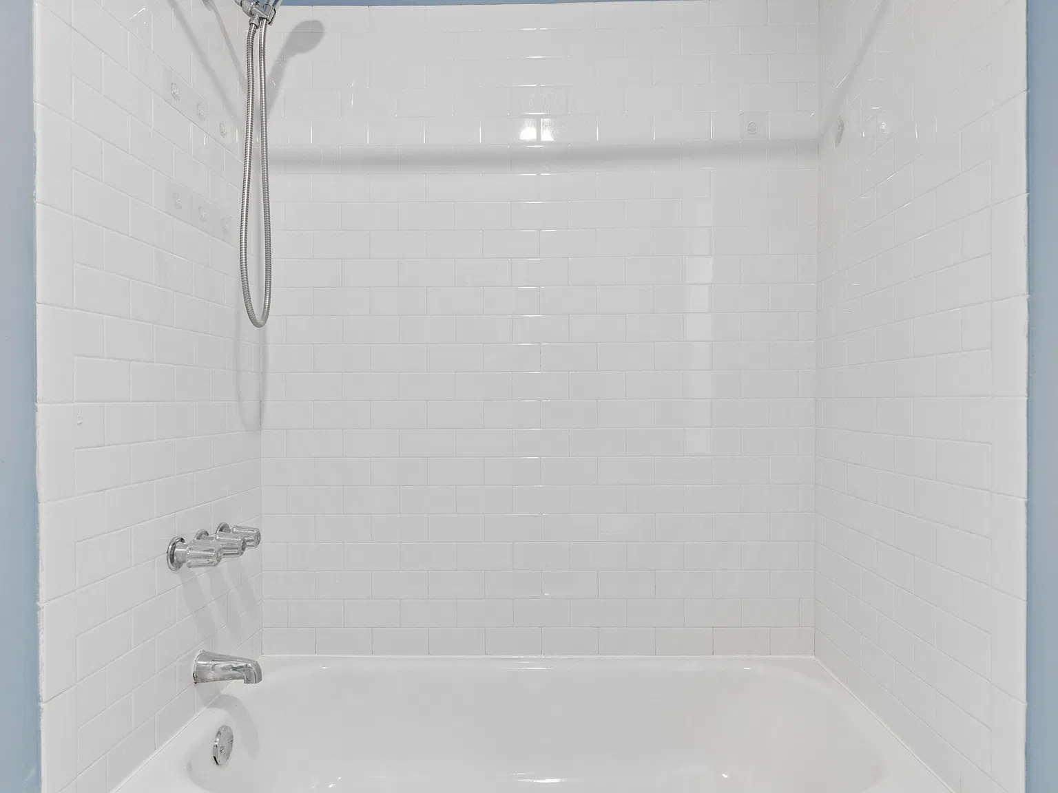 3 bed, 1.5 bath, 1170 sqft, $1,900 — Photo 2