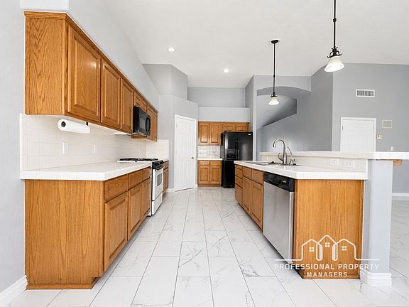 5th image of 3557 W 27th Pl