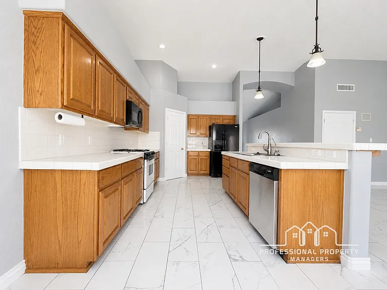 3557 W 27th Pl — Photo 5