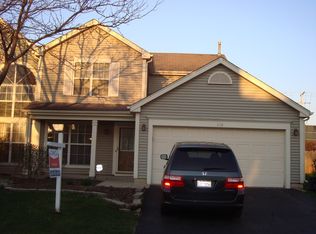 150 Horizon Cir, Carol Stream, IL 60188