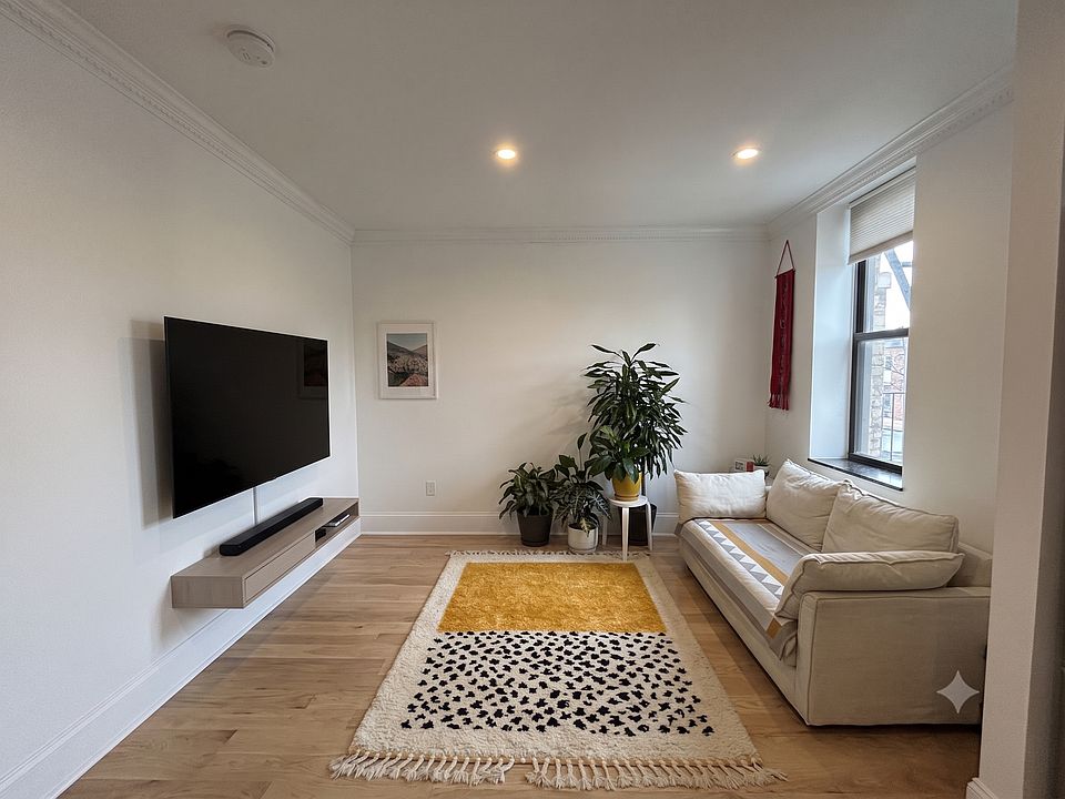 1st image of 380 S 4th St APT 19