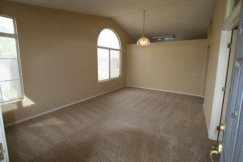 4th image of 6 Afton Ct