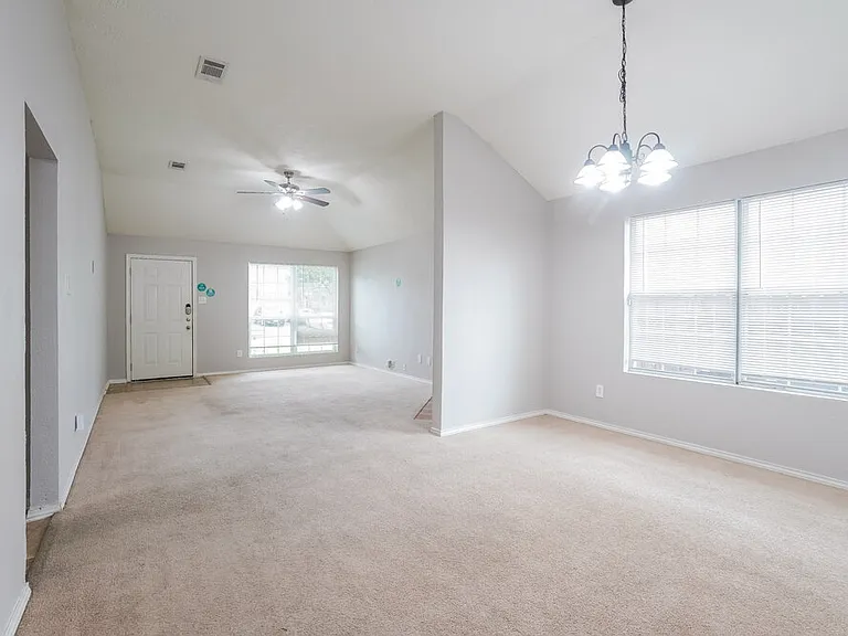 15154 Elstree Dr — Photo 6