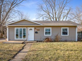 1436 Robinwood Dr, Aurora, IL