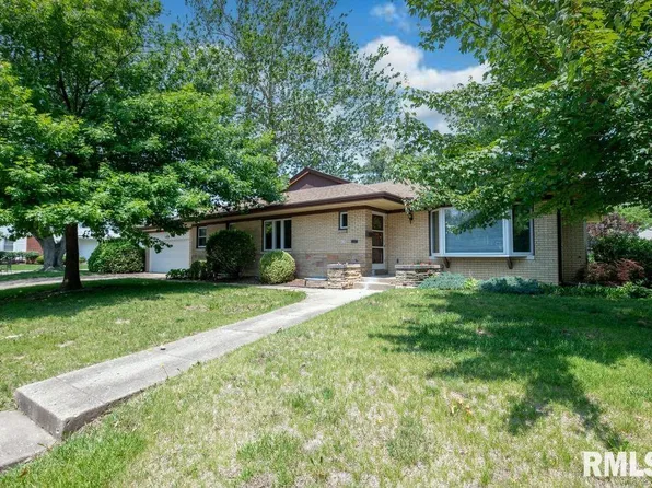 435 W Crestwood Dr, Peoria, IL 61614