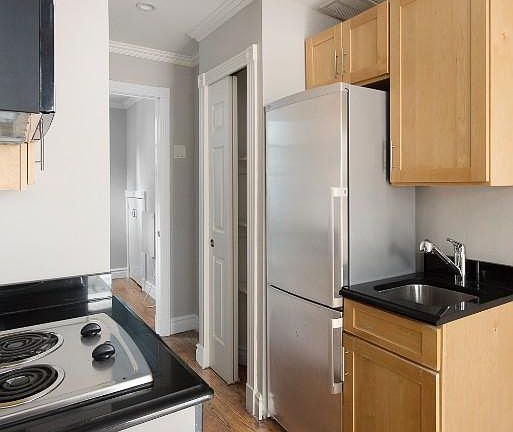 4th image of 439 W 50th St APT 1RW