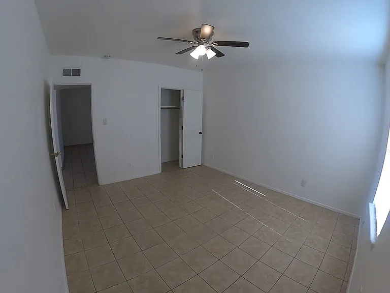 305 N Almendra St — Photo 4