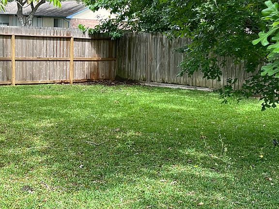 3rd image of 2540 Knoxville Dr