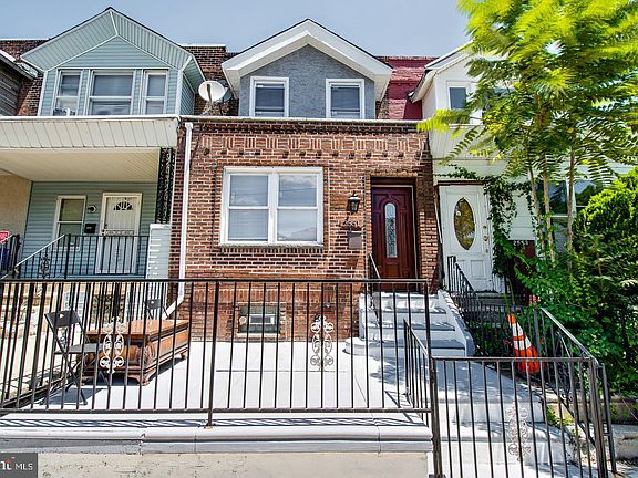 2nd image of 2551 S Stetler St