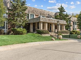 2300 Windsor Mall APT 2E, Park Ridge, IL 60068