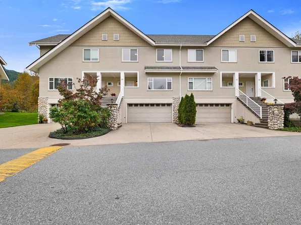 1200 Edgewater Dr #15, Squamish, BC V8B 0E7