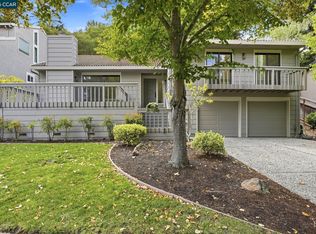 900 Augusta Dr, Moraga, CA 94556
