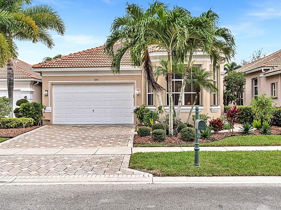 3rd image of 6910 Fairway Lakes Drive