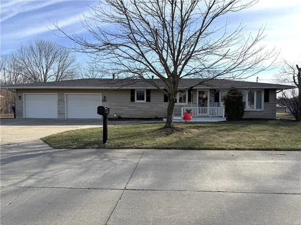 1505 E Country Ave, Teutopolis, IL 62467