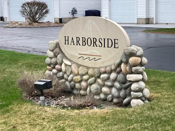 911 W Lake St, Tawas City, MI 48763