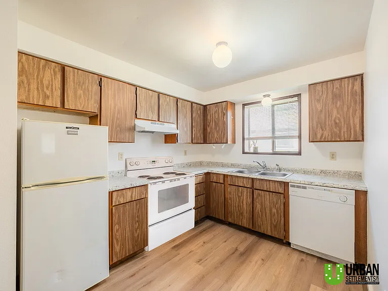 13211 E Skyview Ave #C — Photo 2
