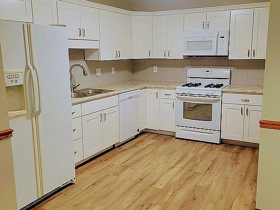 3rd image of 133 Dartmouth Dr