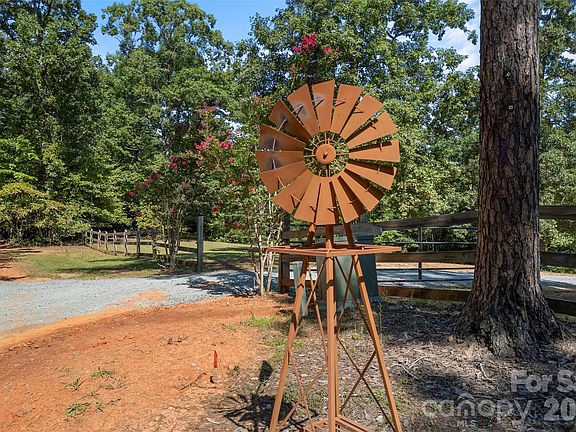 4th image of 1564 Cc Rd