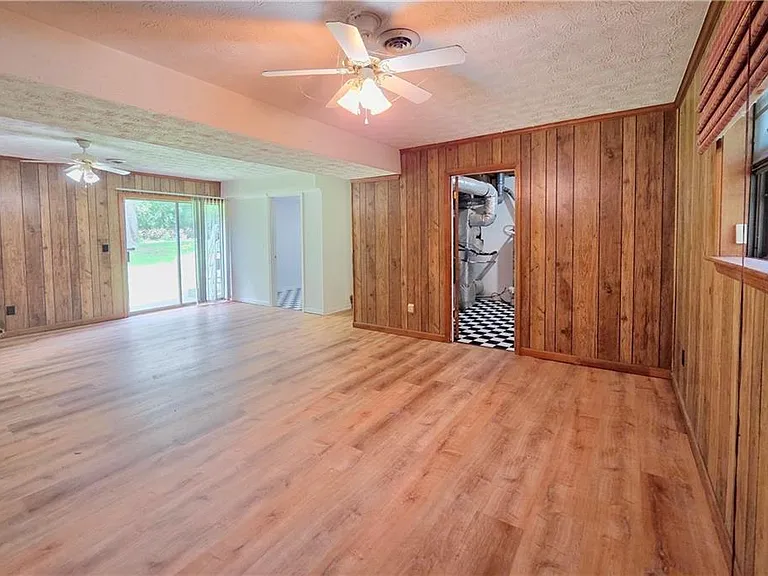 3533 Charlotte Dr — Photo 33