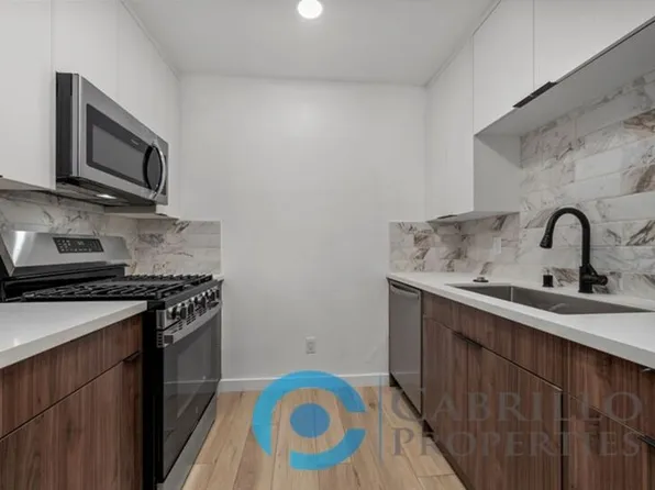 4669 34th St #2, San Diego, CA 92116